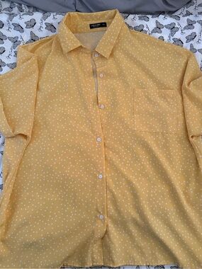 SHEIN Yellow Polka Dot Short Sleeve Button-Up Blouse